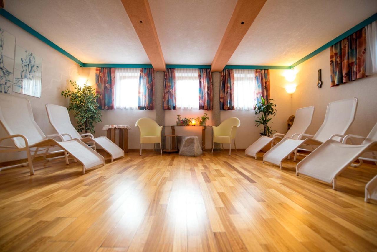 Almhotel Fichtenheim Berg im Drautal Exterior foto