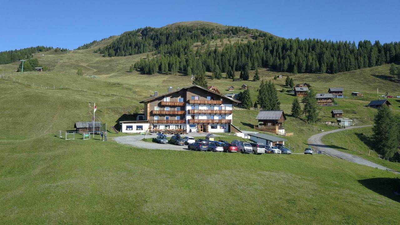 Almhotel Fichtenheim Berg im Drautal Exterior foto
