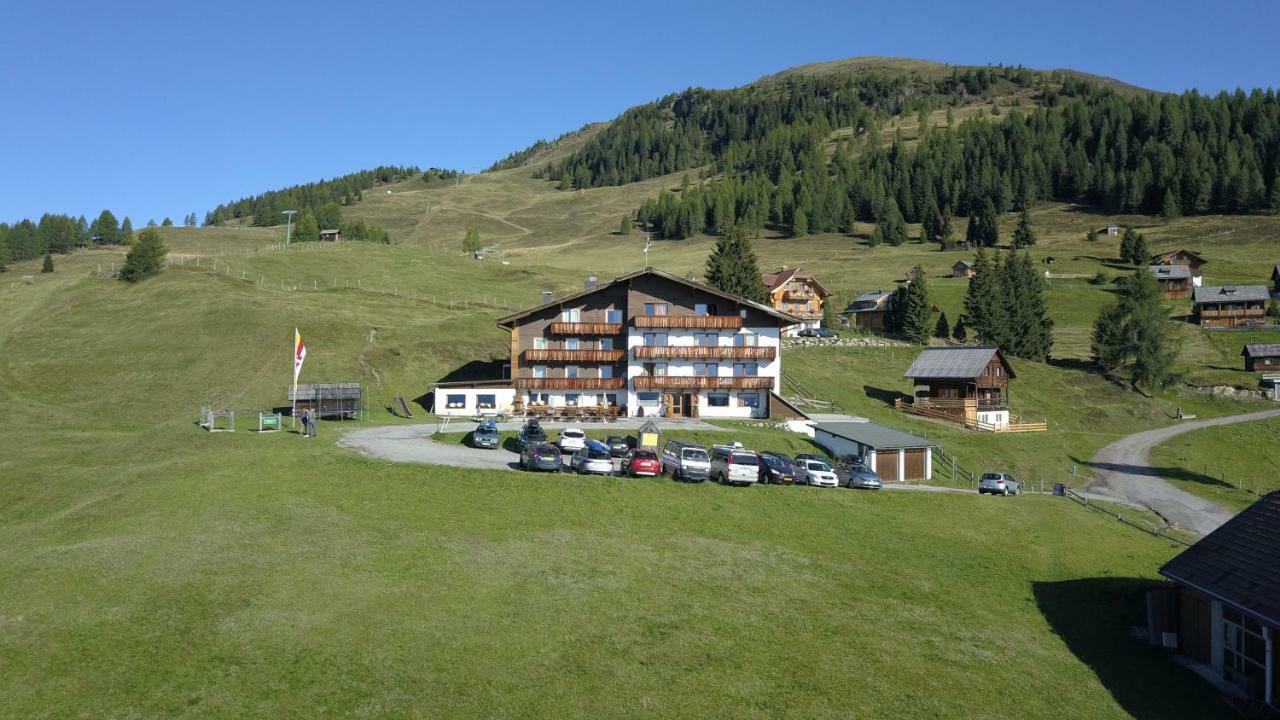 Almhotel Fichtenheim Berg im Drautal Exterior foto
