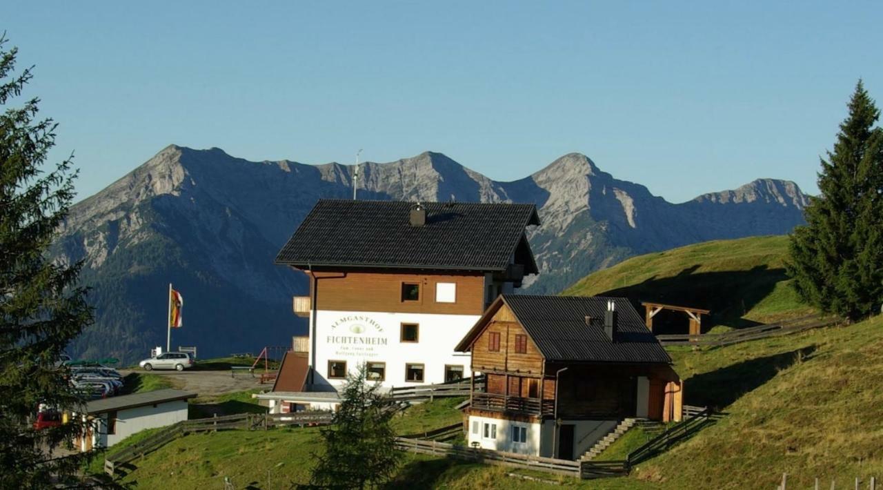 Almhotel Fichtenheim Berg im Drautal Exterior foto